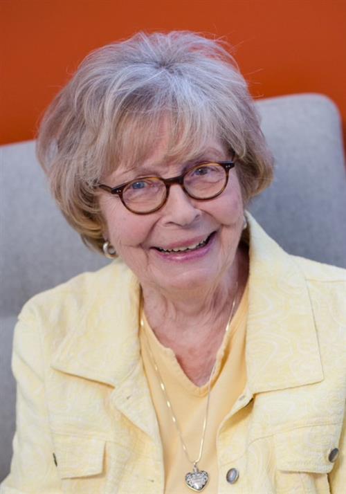 Lynne M Secory