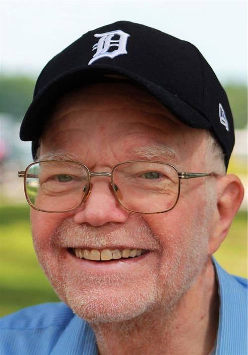 Thomas M "Tom" Lill